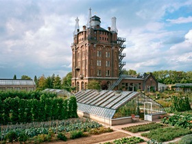 Leegstaand oud gebouw slopen? Nee, herbestemmen!